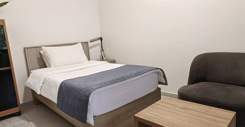 هتل Shade Suites And Studios