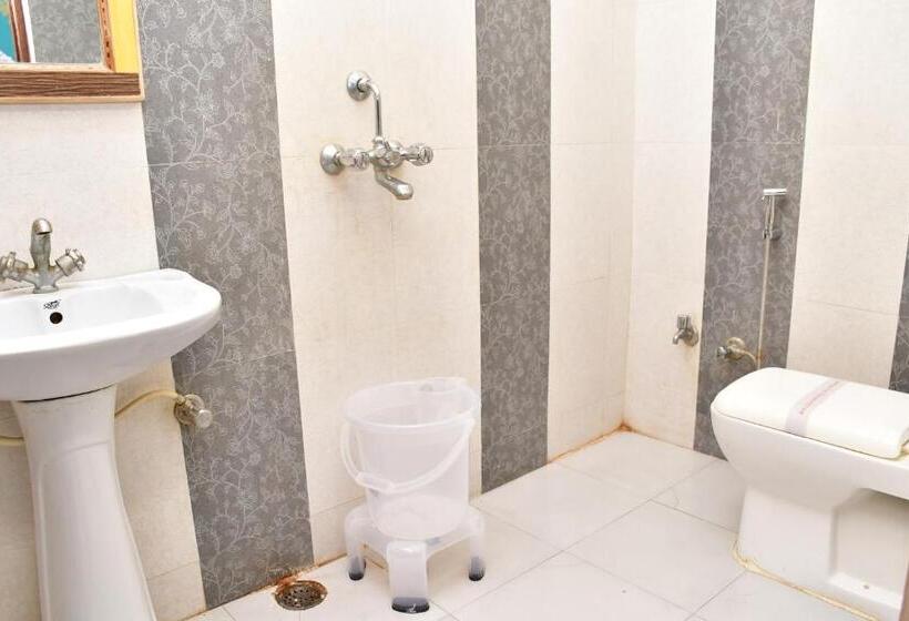 בית מלון כפרי Sky Residency