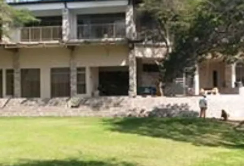 هتل Tiffany S Canyon Lodge