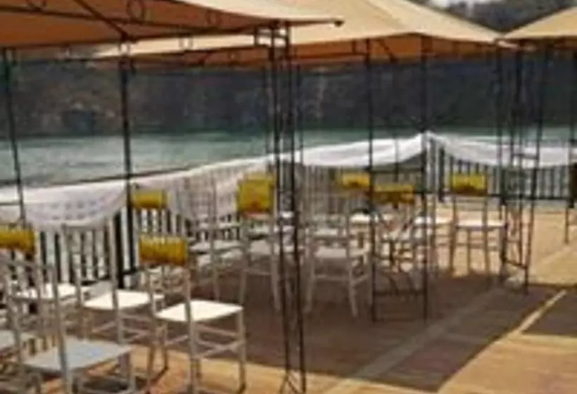 هتل Tiffany S Canyon Lodge