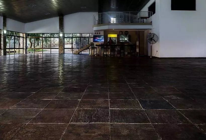 هتل Tiffany S Canyon Lodge