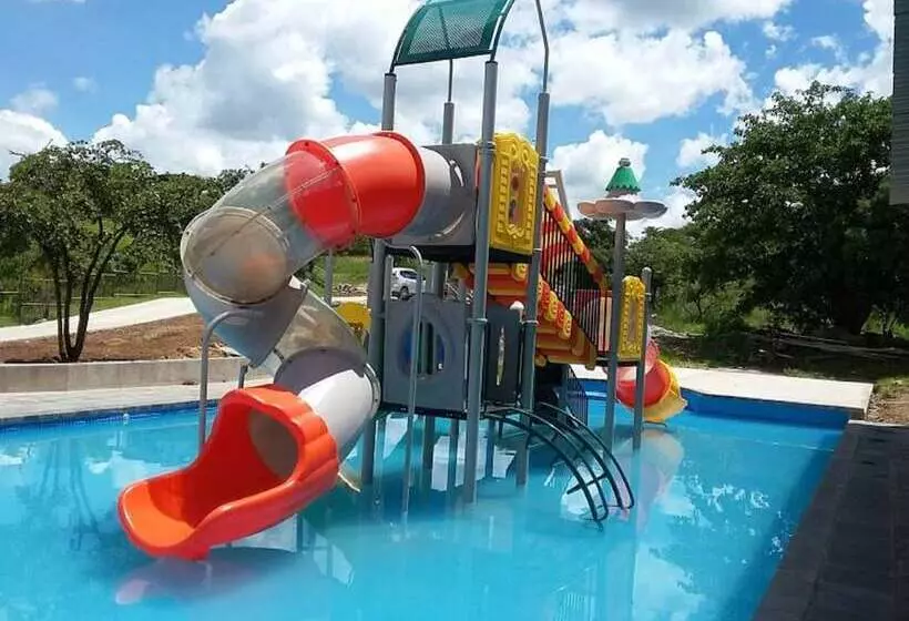 هتل Tiffany S Canyon Lodge