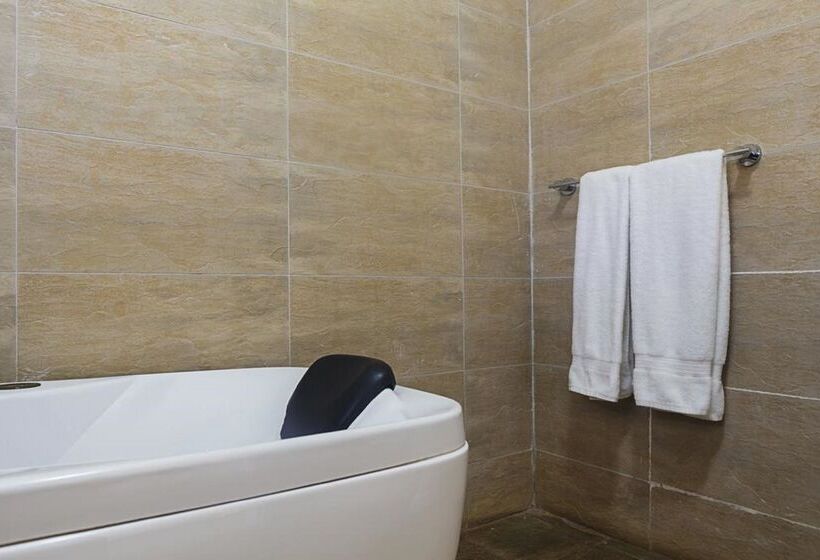 هتل Tiffany S Canyon Lodge