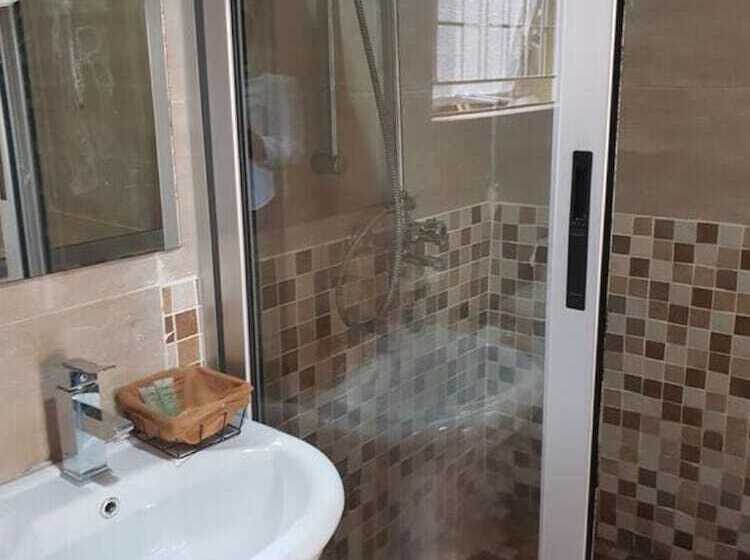 هتل Tiffany S Canyon Lodge