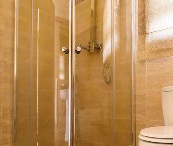 هتل Tiffany S Canyon Lodge