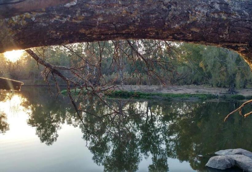 Пансион River Rock Lodge