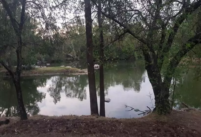 ペンション River Rock Lodge