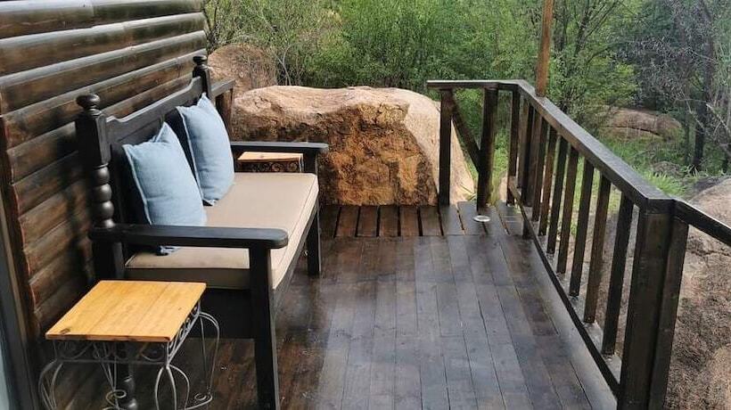 Пансион River Rock Lodge