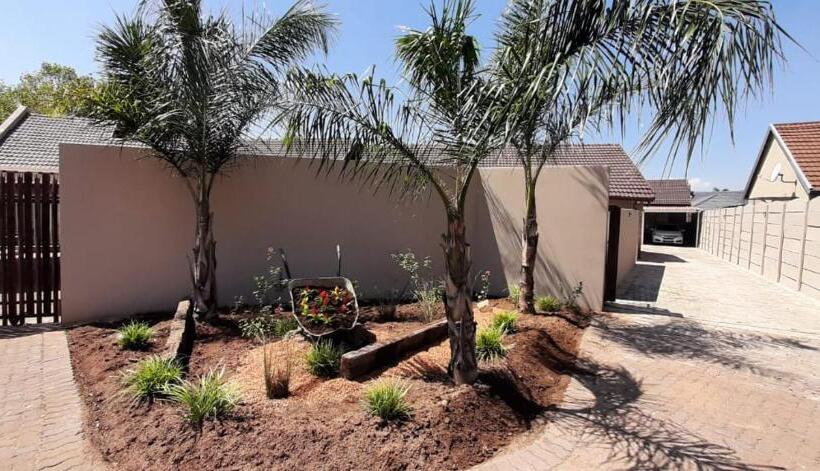 Пансион Up21 Guest House