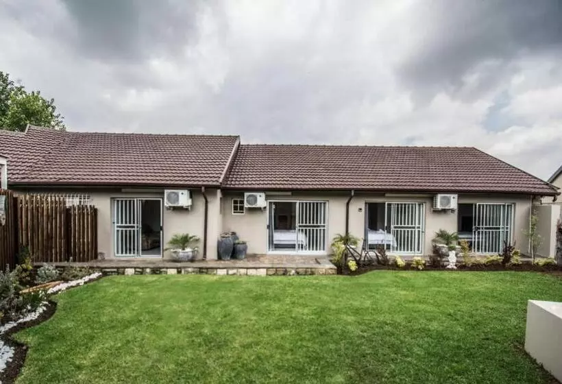 Majatalo Up21 Guest House