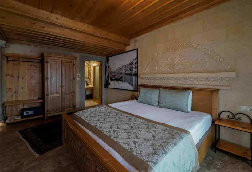 هتل Cratus Stone Palace