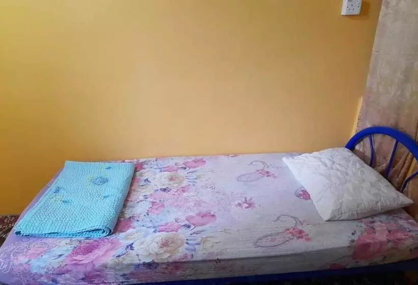 ホテル Oyo 90333 Tiny Room Homestay