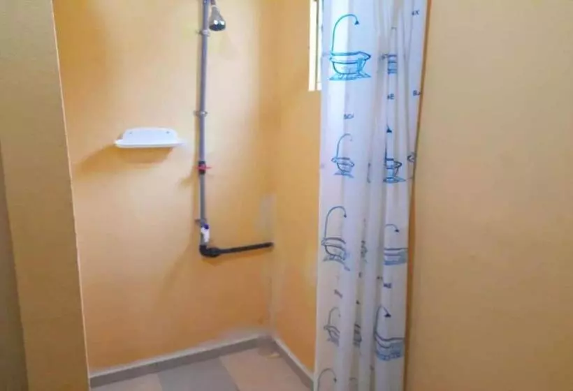 ホテル Oyo 90333 Tiny Room Homestay