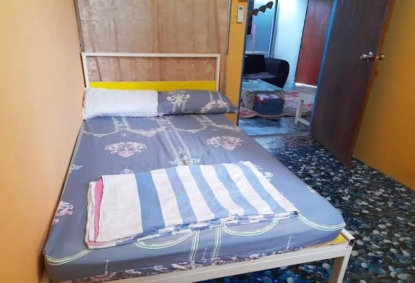 ホテル Oyo 90333 Tiny Room Homestay