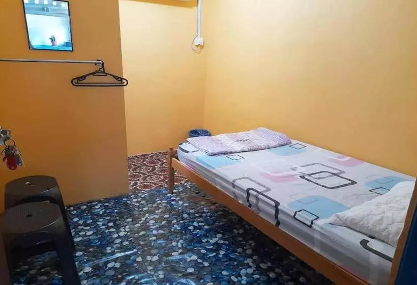 ホテル Oyo 90333 Tiny Room Homestay