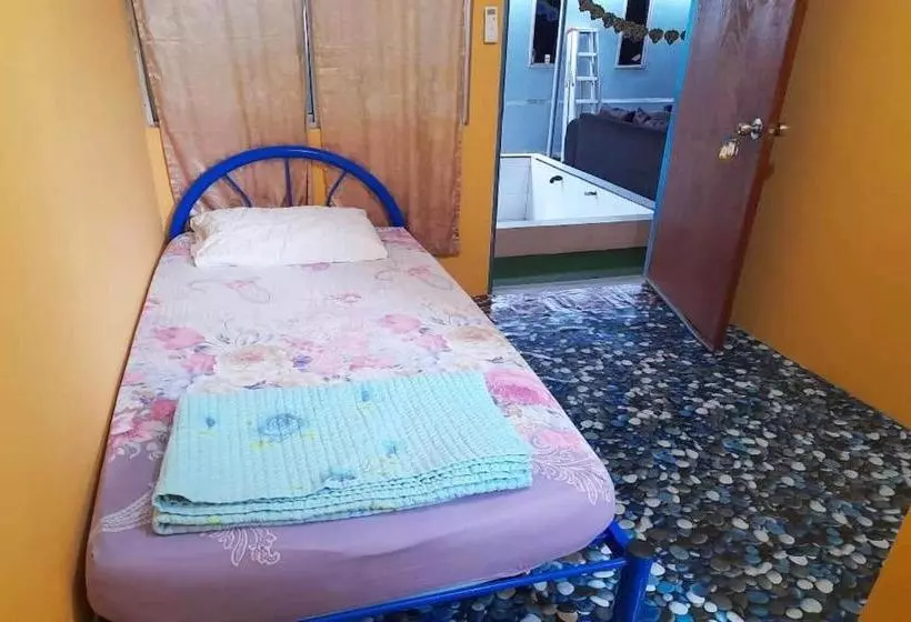 ホテル Oyo 90333 Tiny Room Homestay