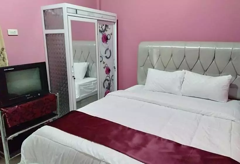 هتل Oyo 90602 Guest House Marisa Syariah