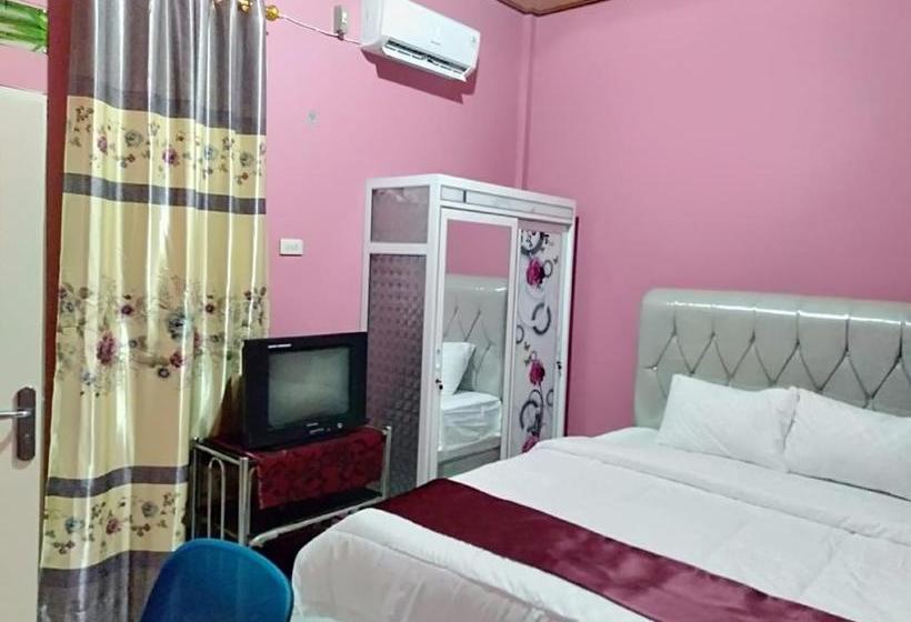 호텔 Oyo 90602 Guest House Marisa Syariah