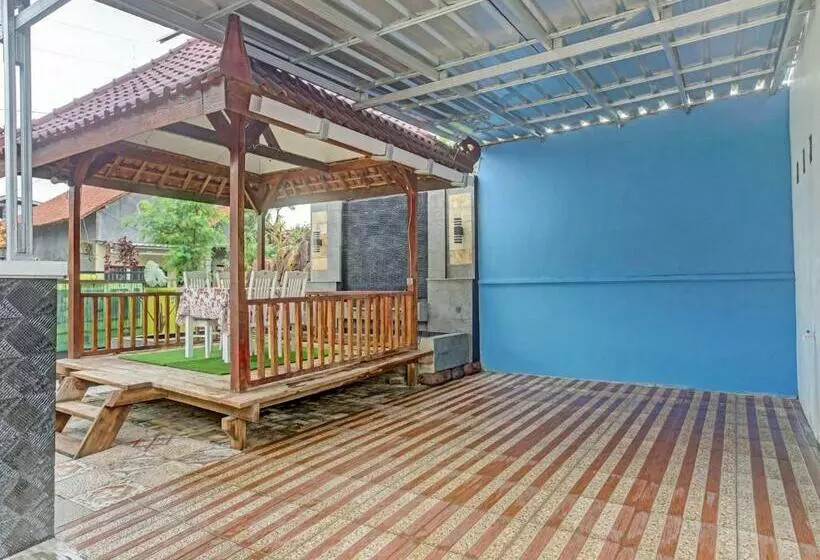 هتل Oyo 90602 Guest House Marisa Syariah