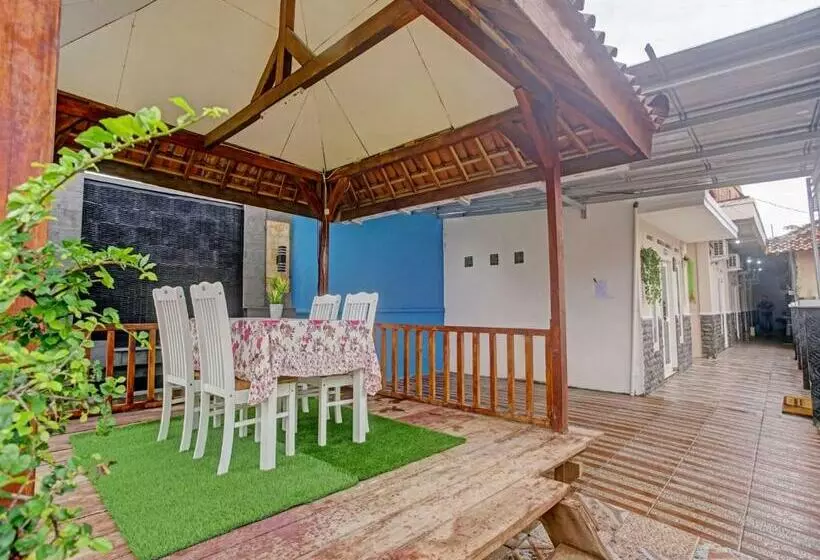 هتل Oyo 90602 Guest House Marisa Syariah