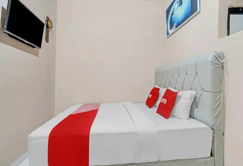 هتل Oyo 90602 Guest House Marisa Syariah