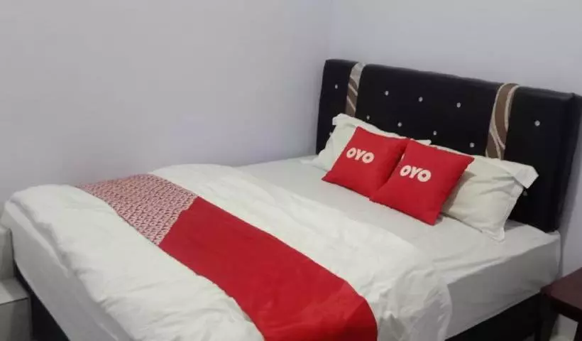 هتل Oyo 90604 Menara Sakti Syariah Homestay