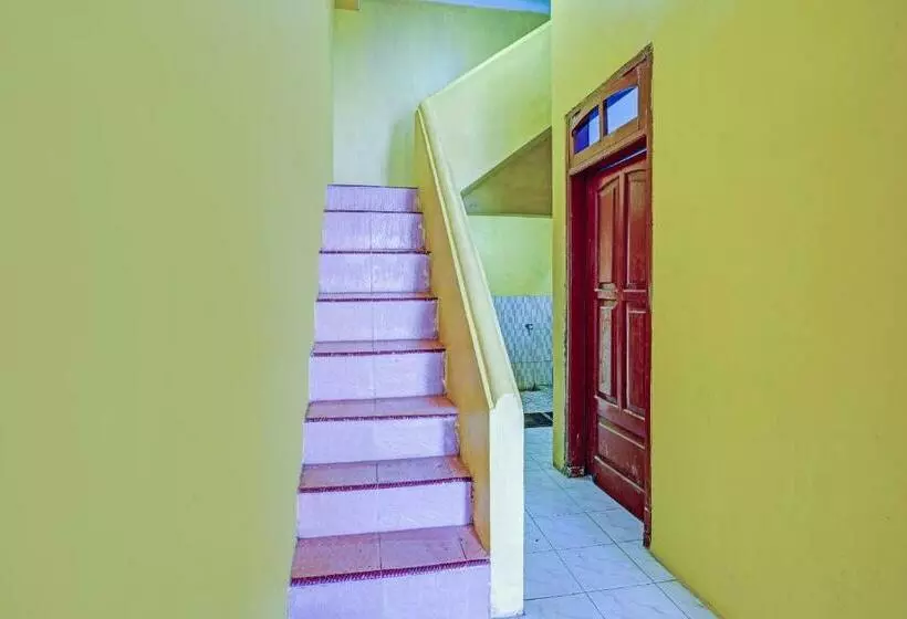 هتل Oyo 90604 Menara Sakti Syariah Homestay
