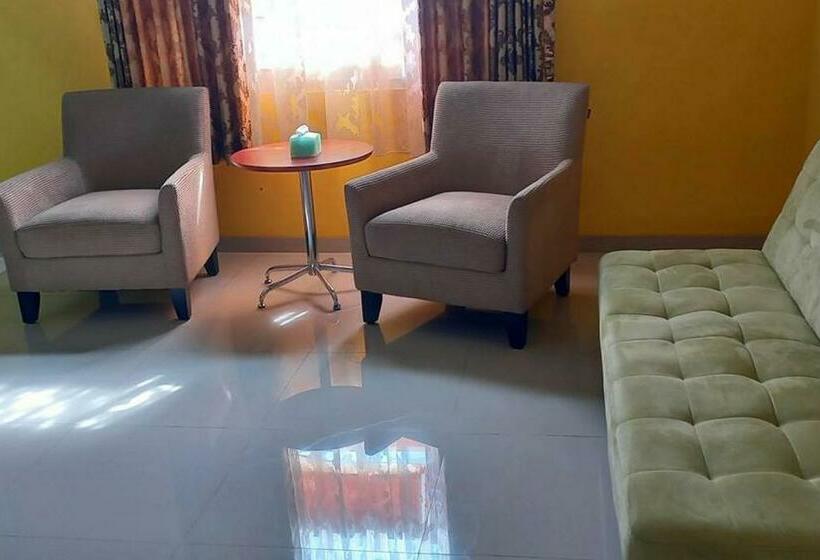 Hotel Reddoorz Near Bandara Adi Soemarmo Solo