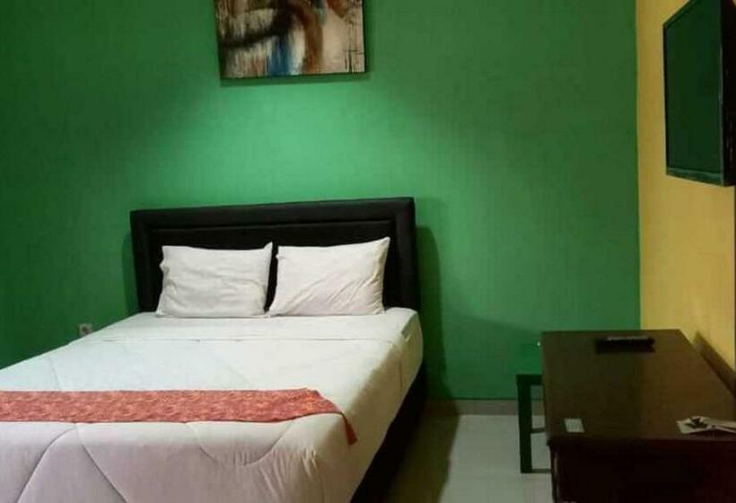 Hotel Reddoorz Near Bandara Adi Soemarmo Solo