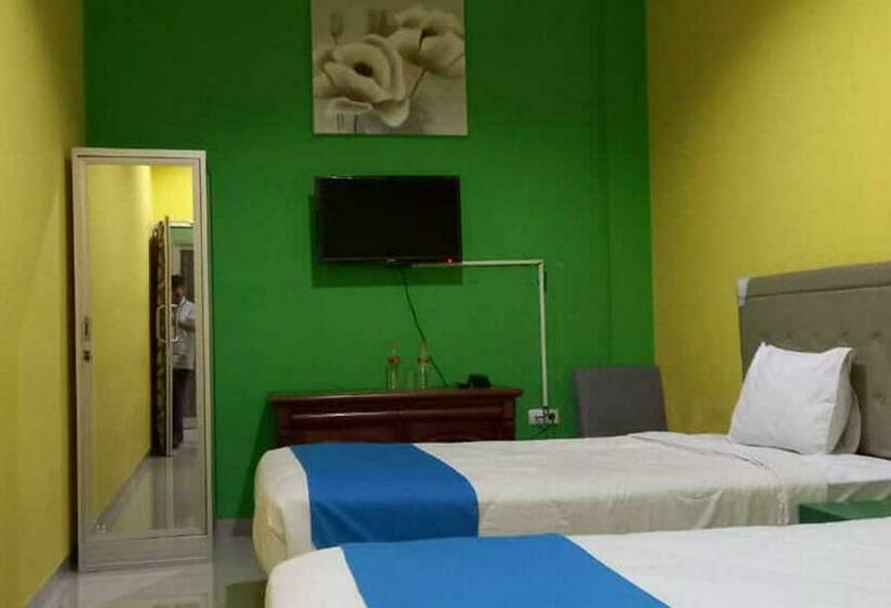 Hotel Reddoorz Near Bandara Adi Soemarmo Solo