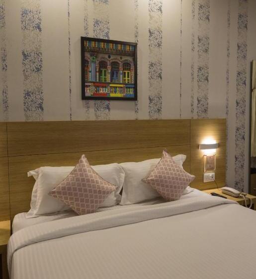 هتل The Solitaire Express