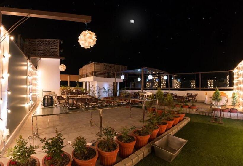 هتل The Solitaire Express