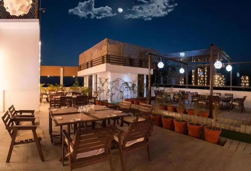 ホテル The Solitaire Express