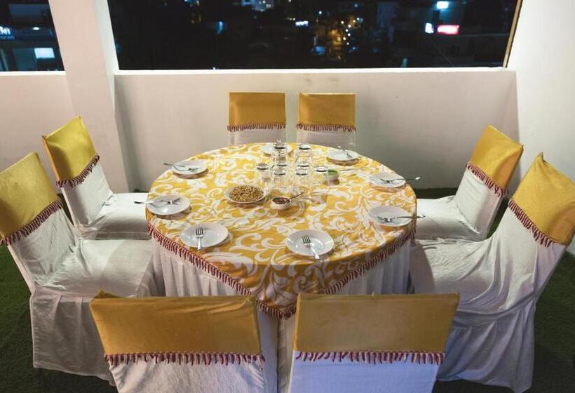 هتل The Solitaire Express