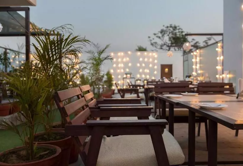 ホテル The Solitaire Express