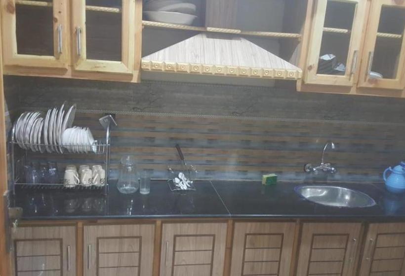 هتل Zujaja Guest House