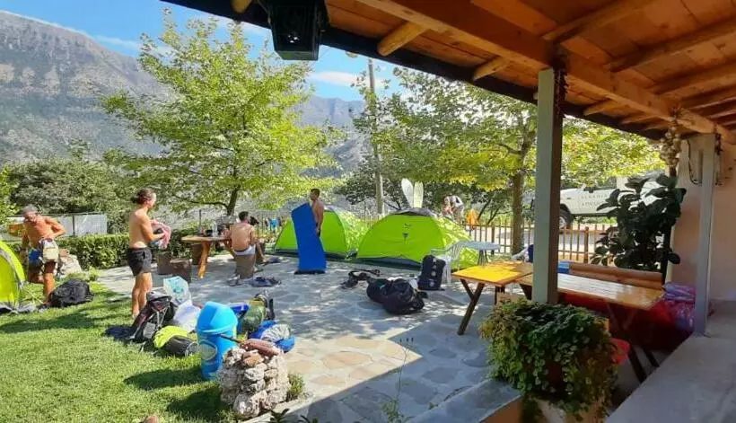 پانسیون Bujtina Peshtan Guesthouse&camping