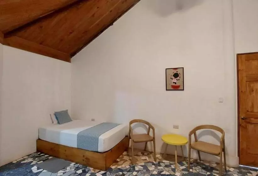 پانسیون Hospedaje Casa Thirema Tortuguero