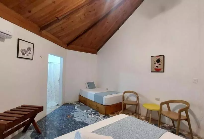 پانسیون Hospedaje Casa Thirema Tortuguero