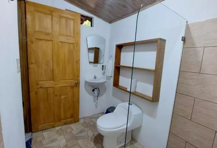 پانسیون Hospedaje Casa Thirema Tortuguero