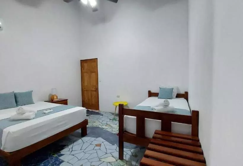 پانسیون Hospedaje Casa Thirema Tortuguero