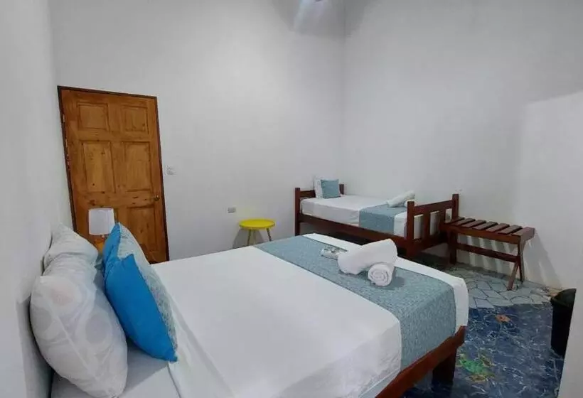 پانسیون Hospedaje Casa Thirema Tortuguero