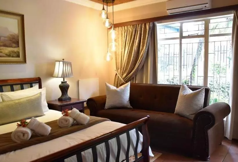 ペンション Luxury @ 4 Star Guest House