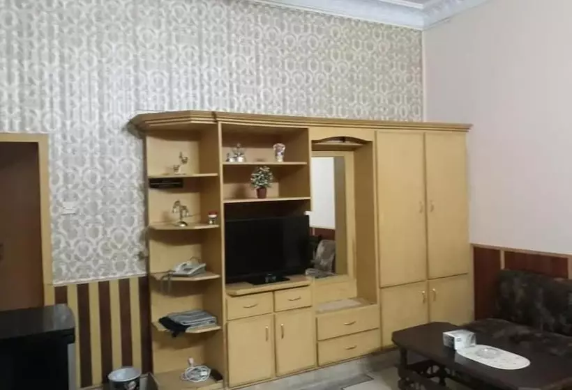 پانسیون Royal Guest House