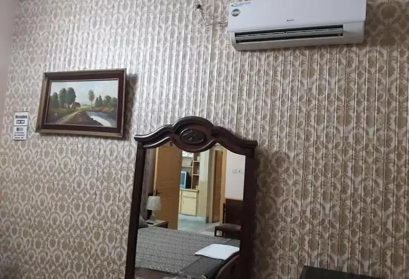 پانسیون Royal Guest House