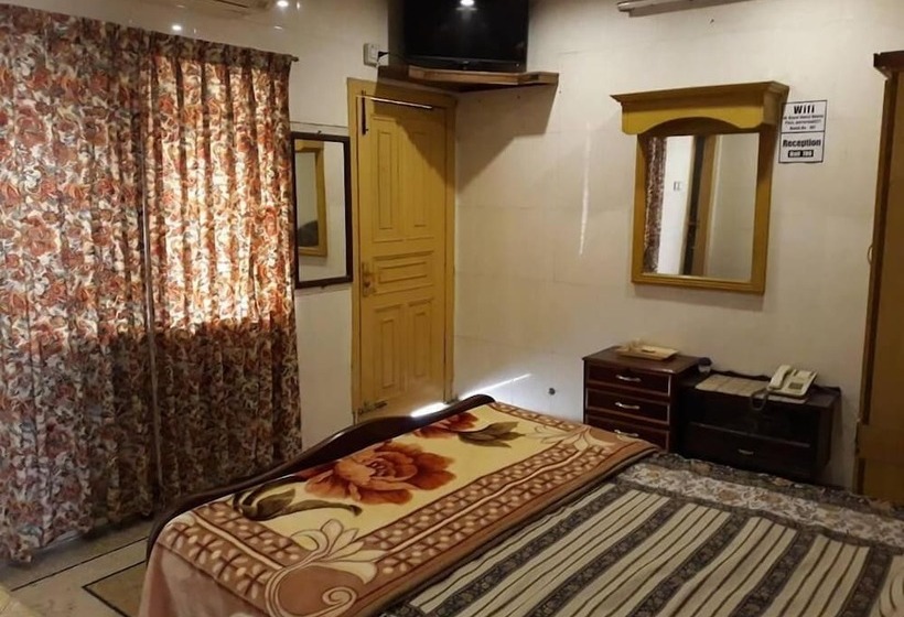 پانسیون Royal Guest House