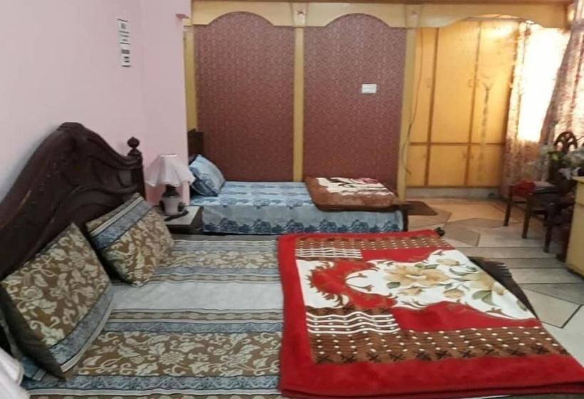 پانسیون Royal Guest House