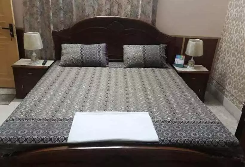 پانسیون Royal Guest House