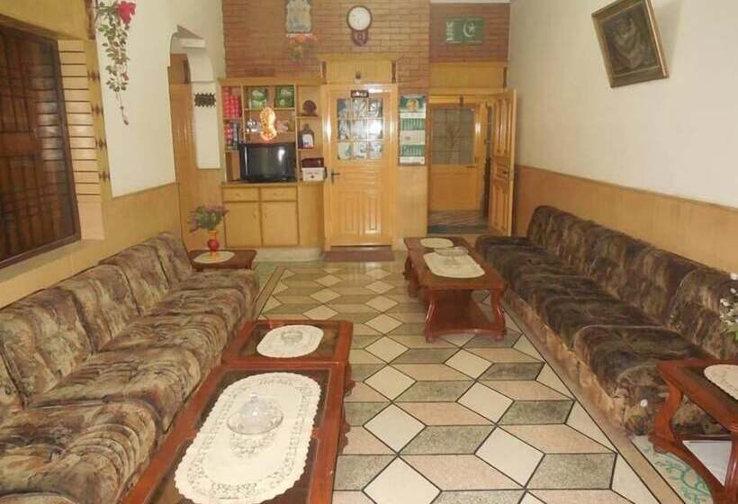 پانسیون Royal Guest House