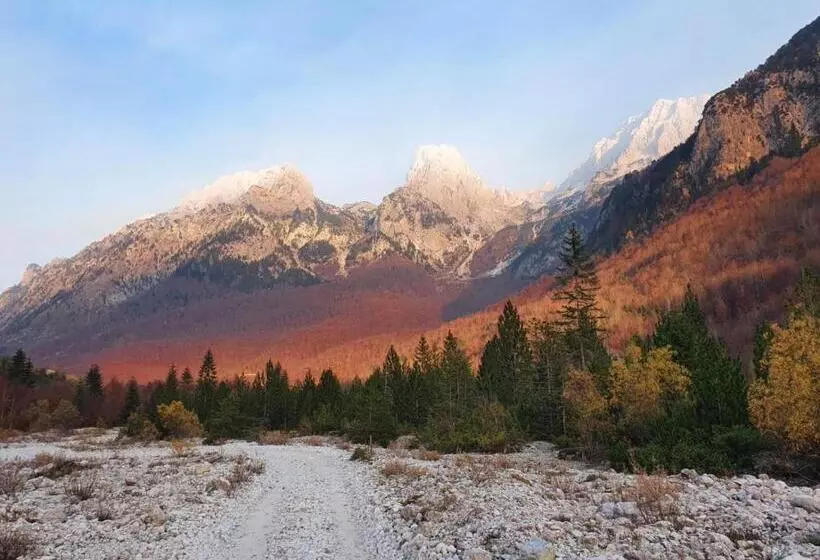 Aamiaismajoitus (B&B) Guest House Hyrmet Demushi